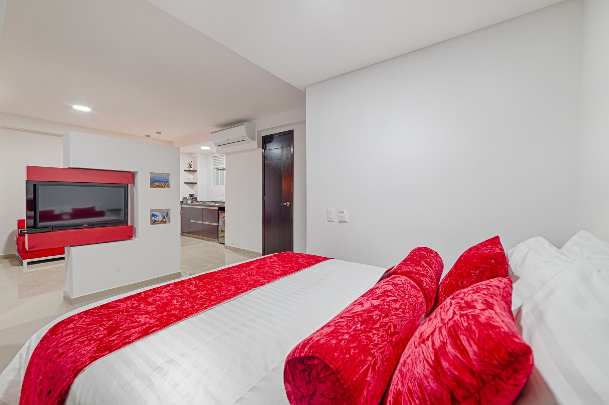Hotel Piaro In Suites Cali Eksteriør billede